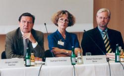 Albert Glöckner mit Bundeskanzler a.D. Gerhard Schröder und Oberbürgermeisterin Bärbel Dieckmann